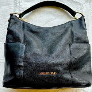 MICHEL KORS Large Pebble Leather Shoulder Bag.